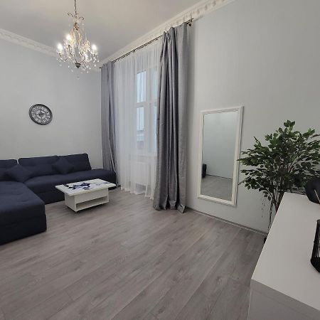 Warm & Cozy Apartment In The Heart Of Historical Lviv Exterior foto