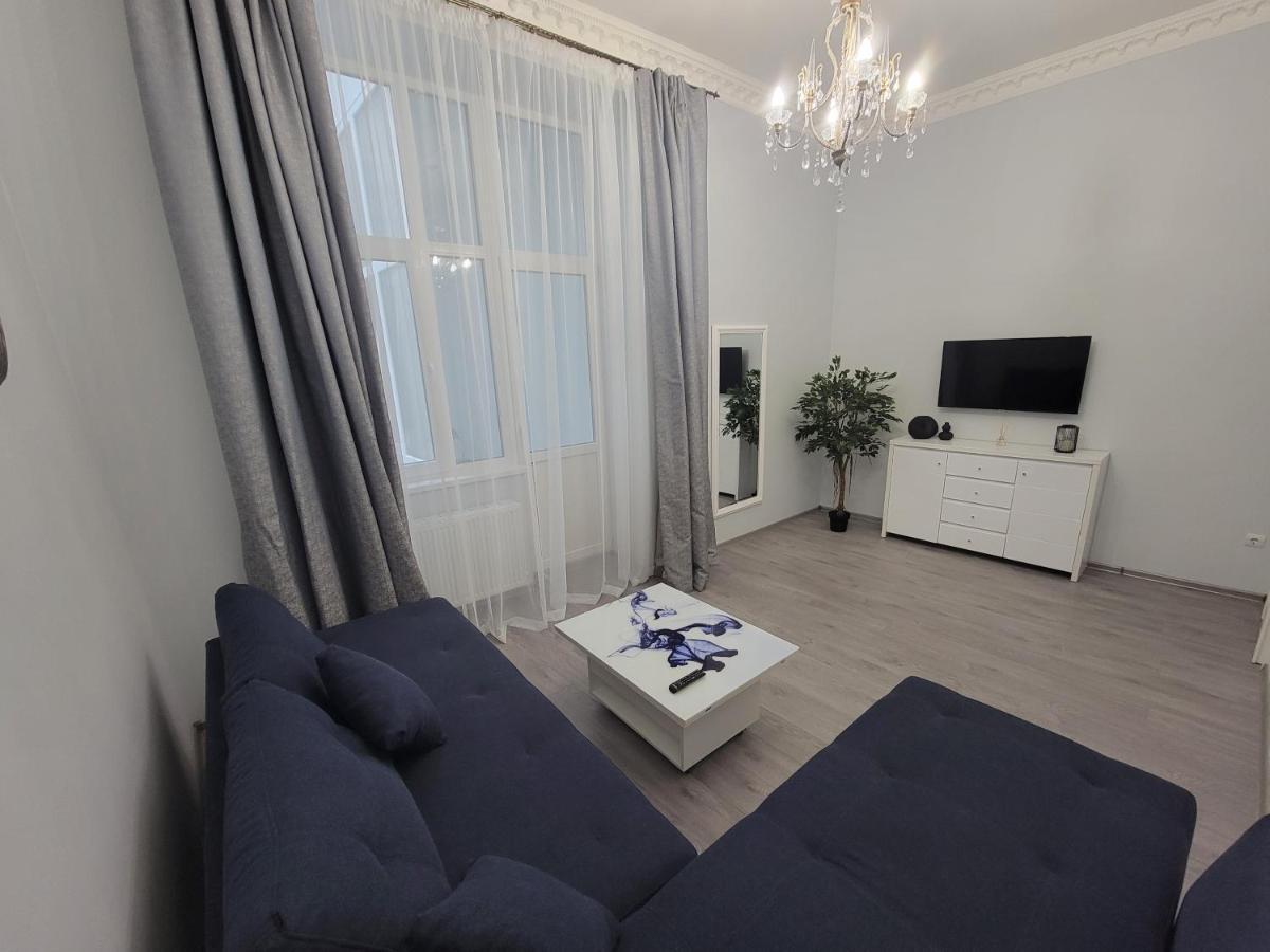 Warm & Cozy Apartment In The Heart Of Historical Lviv Exterior foto